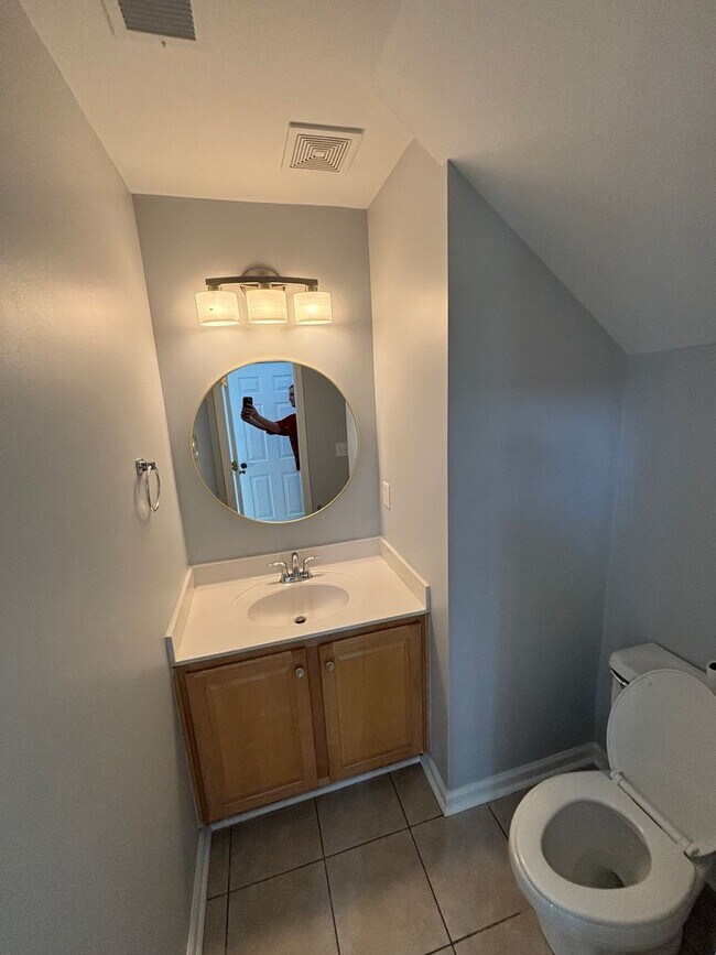 Building Photo - 4897 Southgate Pkwy