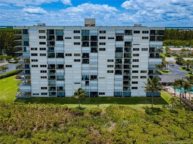 Building Photo - 4200 N Hwy A1A