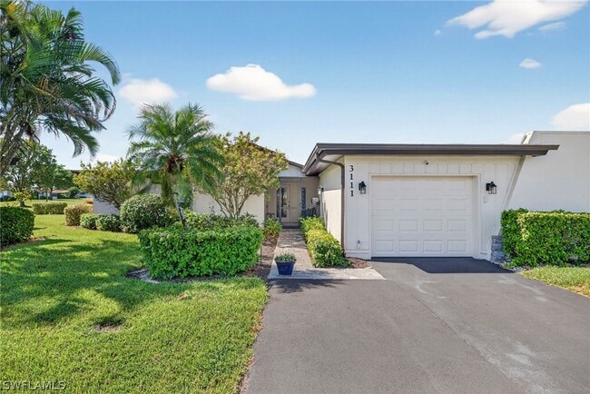 Building Photo - 3111 Boca Ciega Dr