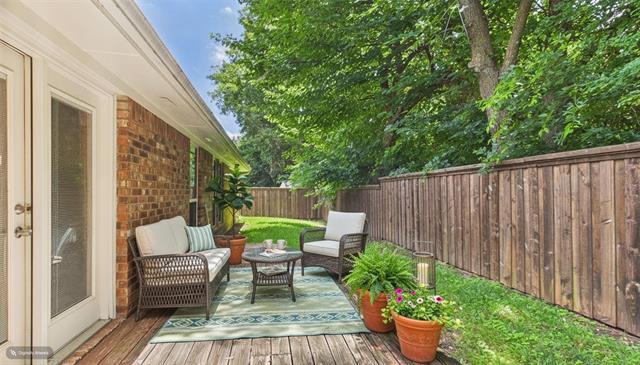 Building Photo - 1405 Meadowbrook Dr