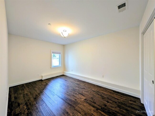 Building Photo - 754 20th Ave