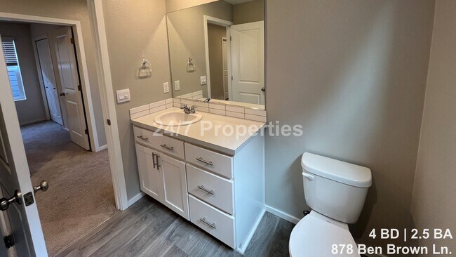 Building Photo - Modern 4 BD | 2.5 BA Home in Woodburn
