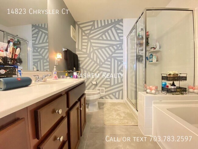 Building Photo - 14823 Chrysler Ct