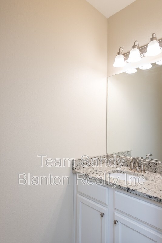 Building Photo - 3508 Mossy Oak Villas Cir
