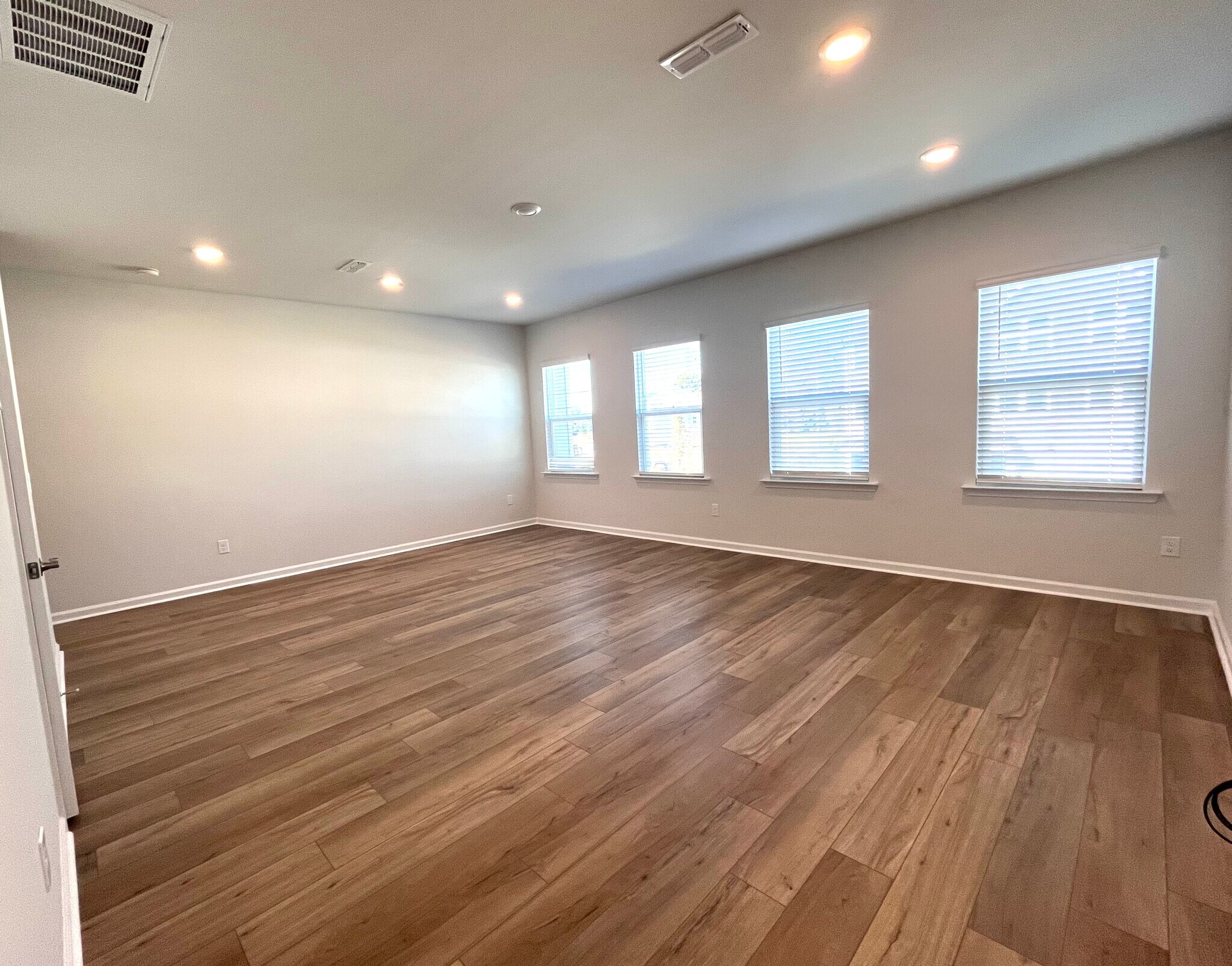 Building Photo - 2811 Farmhouse Dr