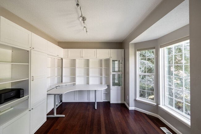 Building Photo - 8965 Snowberry Court