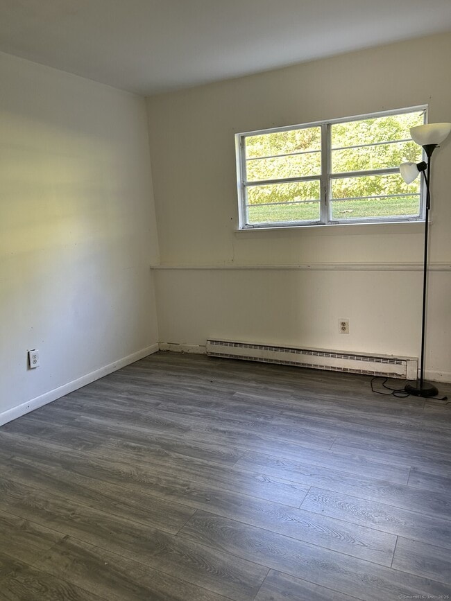 Building Photo - 74 Belair Dr