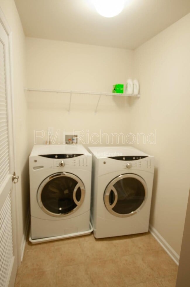 Building Photo - 2200 Thomas Kenney Dr