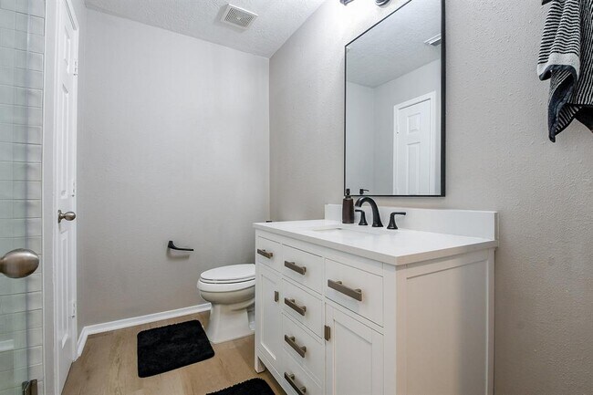 Building Photo - 6711 Seminole Lodge Ln