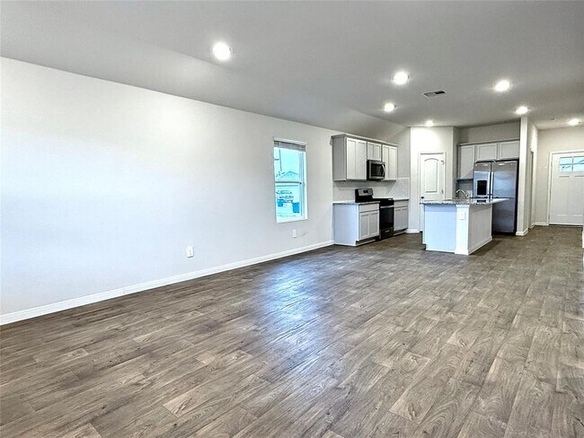 Building Photo - 1305 Middleton Grv