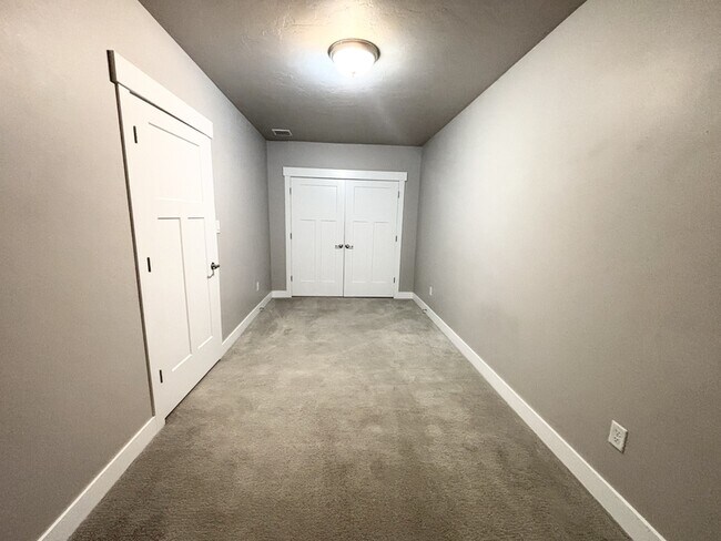 Building Photo - 11528 S 4055 W