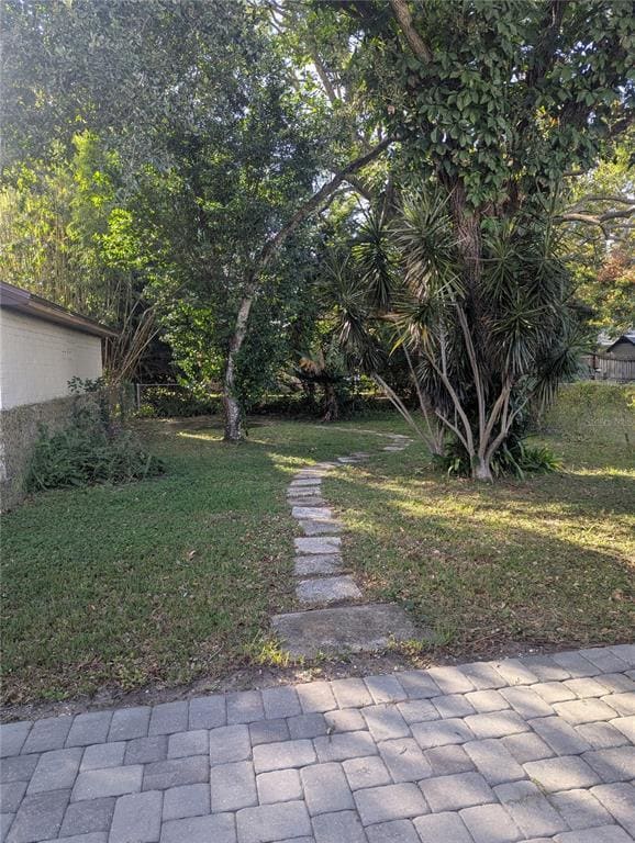 Building Photo - 928 S Bumby Ave