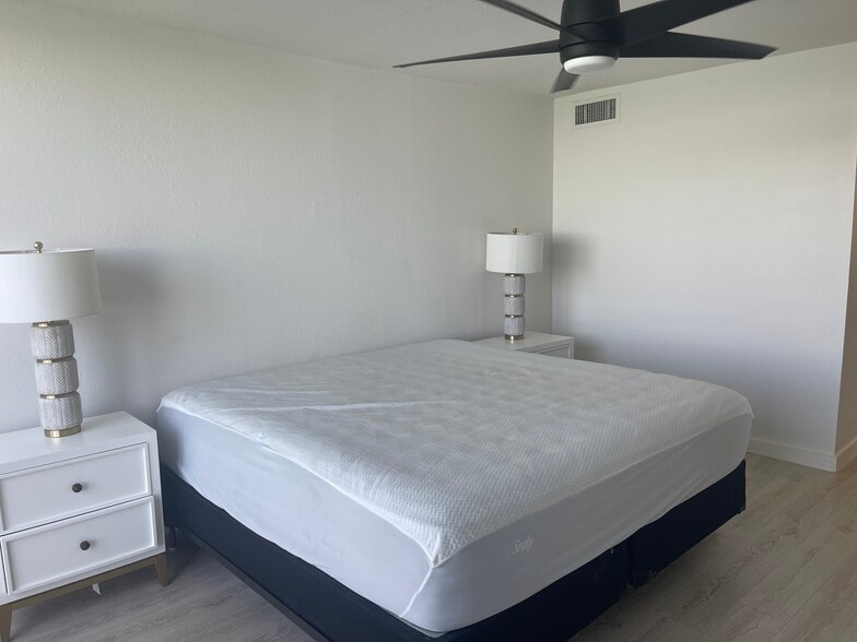 bedroom - 1 Key Capri