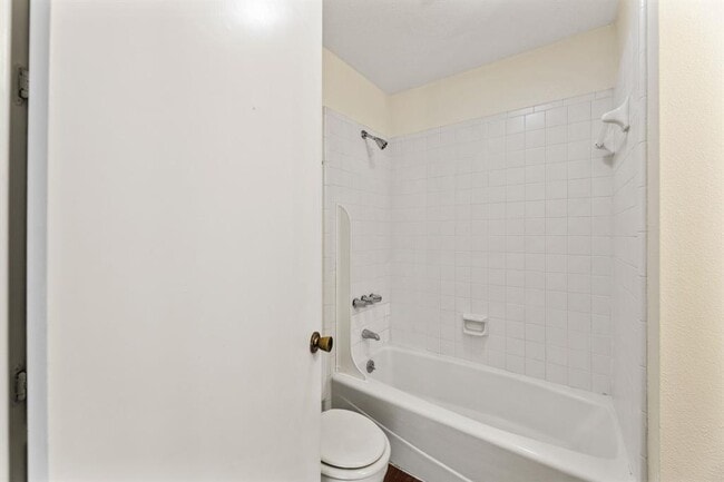 Building Photo - 2518 Howellwood Way