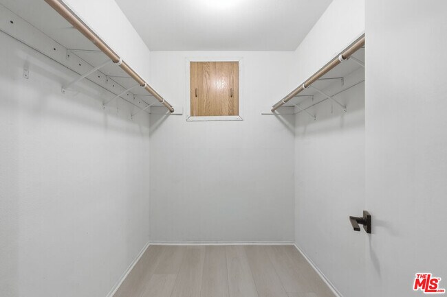 Building Photo - 4345 Canoga Ave