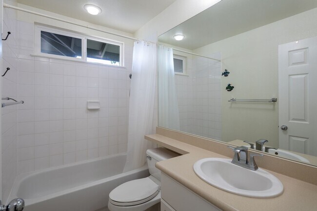 Building Photo - 4 Bed 2.5 Bath in Kapolei Iwalani