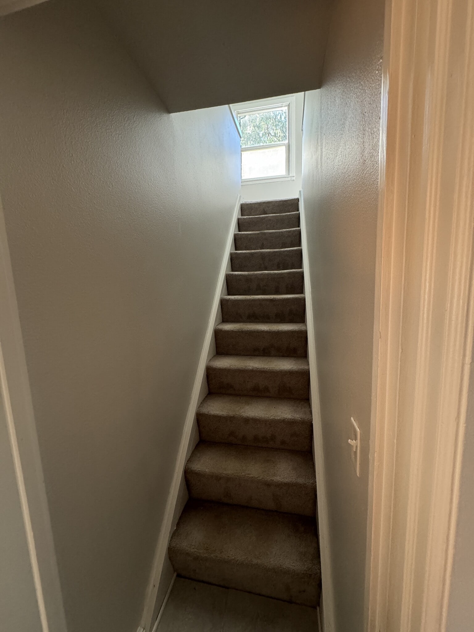 Stair to 2nd Floor - 4509 SW Taylors Ferry Rd