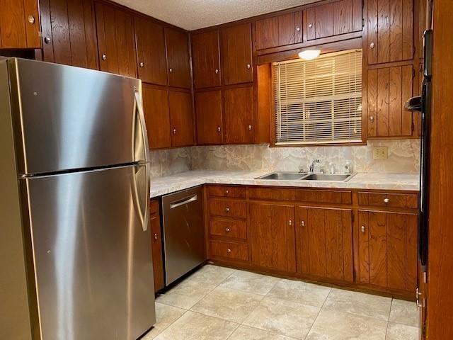 Building Photo - 2240 Shady Meadow Dr