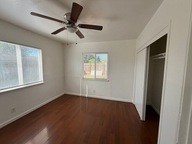 Building Photo - 4590-4592 73rd St, Sacramento, CA 95820