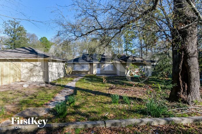 Building Photo - 214 Oakwood Dr