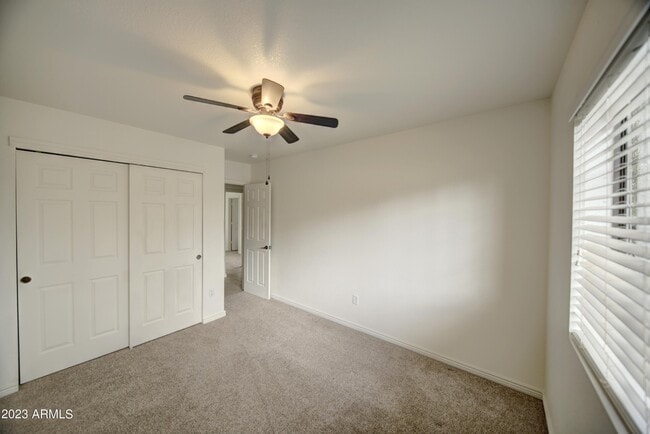Building Photo - 480 N 6th Dr