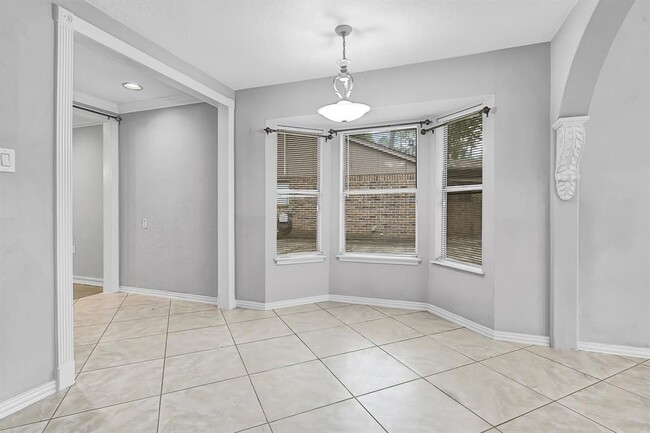 Building Photo - 2903 Woodland Grove Dr