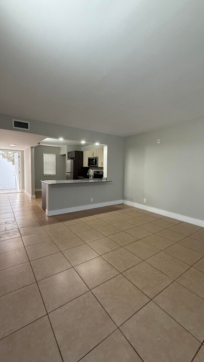 Building Photo - 4837 Arjaro Dr