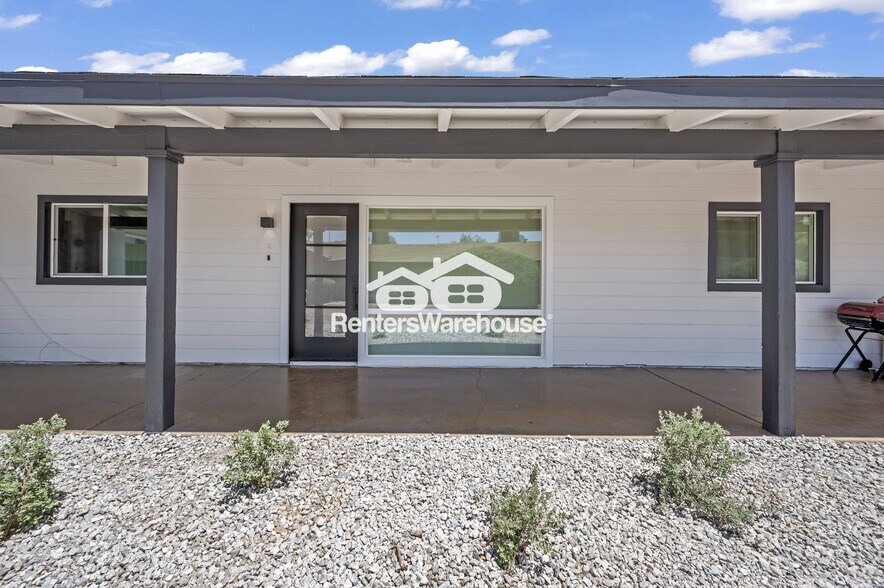 Building Photo - 844 W Osborn Rd