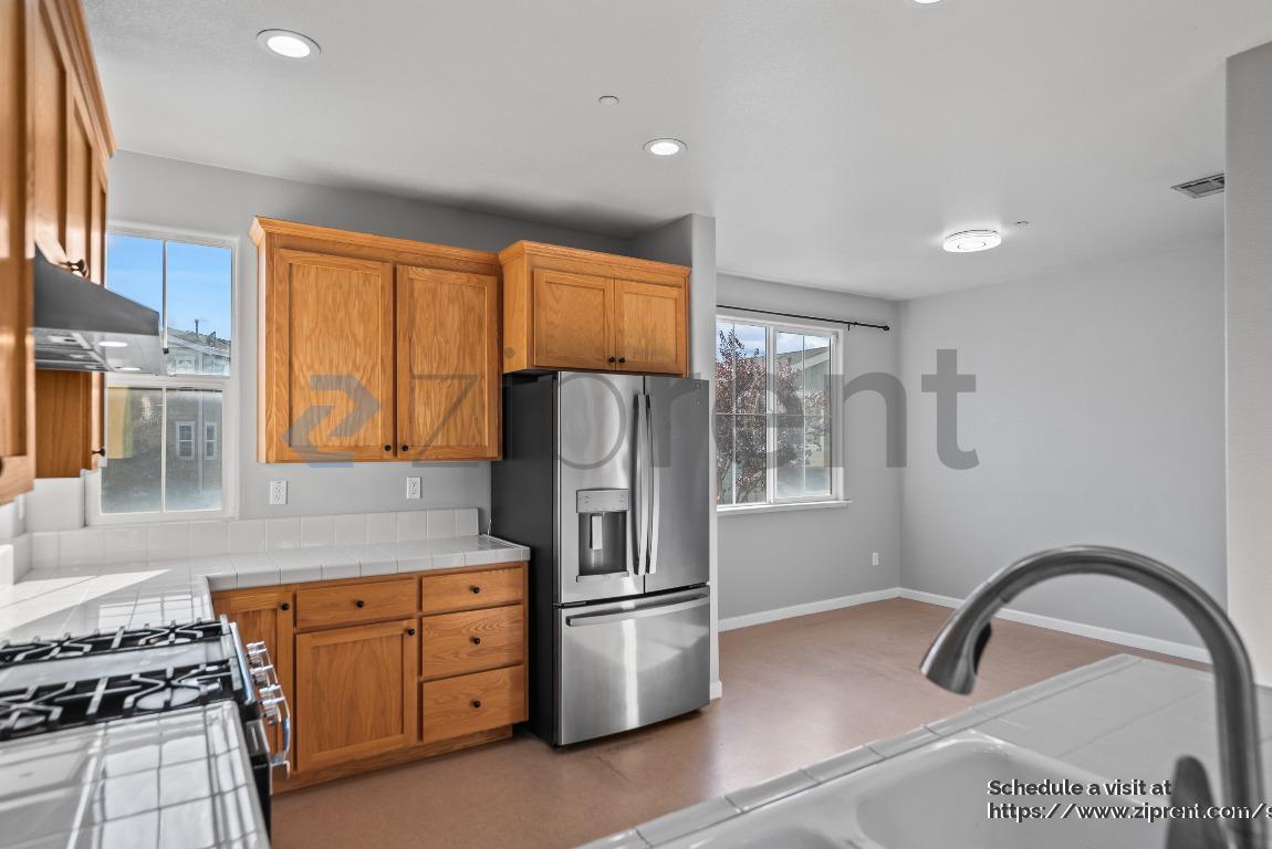 Building Photo - 18404 Emerald Ln