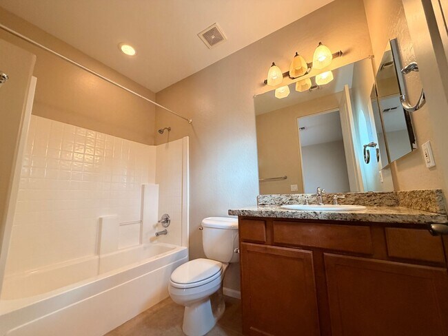 Building Photo - 897 E Roma Ave