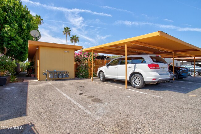 Building Photo - 7850 E Glenrosa Ave