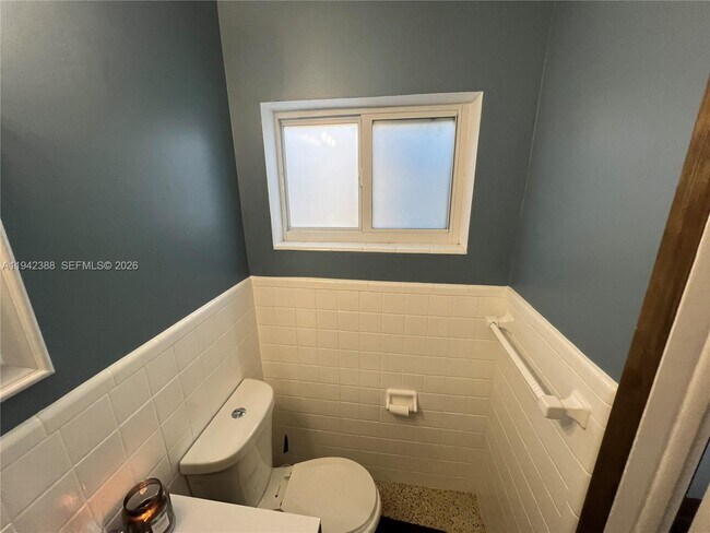 Building Photo - 8801 SW 42nd St