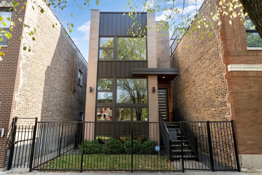 Building Photo - 1307 N Bell Ave