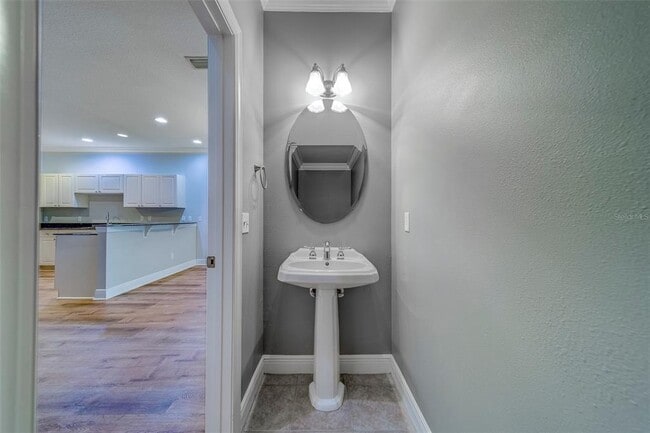 Building Photo - 270 Valencia Cir