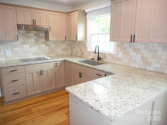 Building Photo - 8917 Nottoway Dr