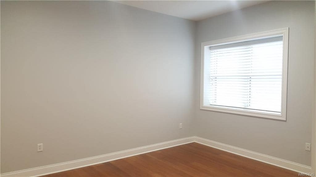 Building Photo - 220 Franklin St