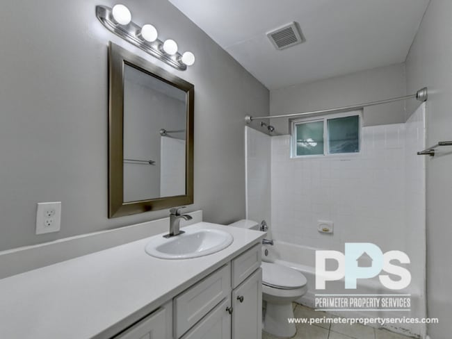 Building Photo - 217 Lampkin St NE