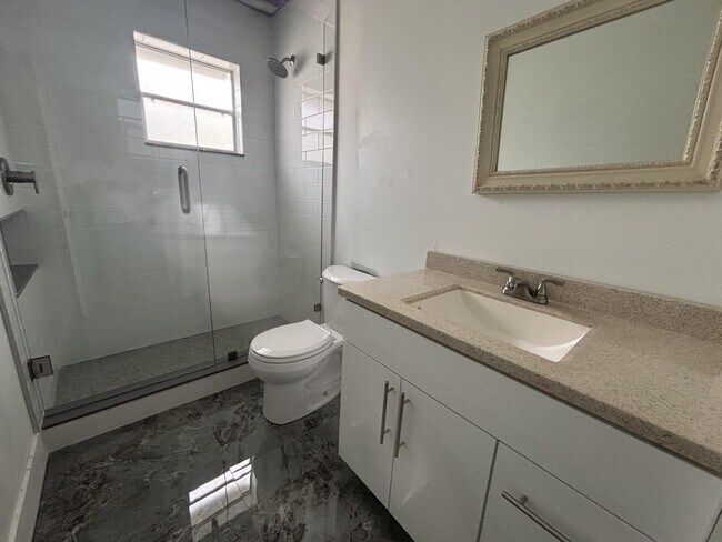 Building Photo - 1160 E 12th St