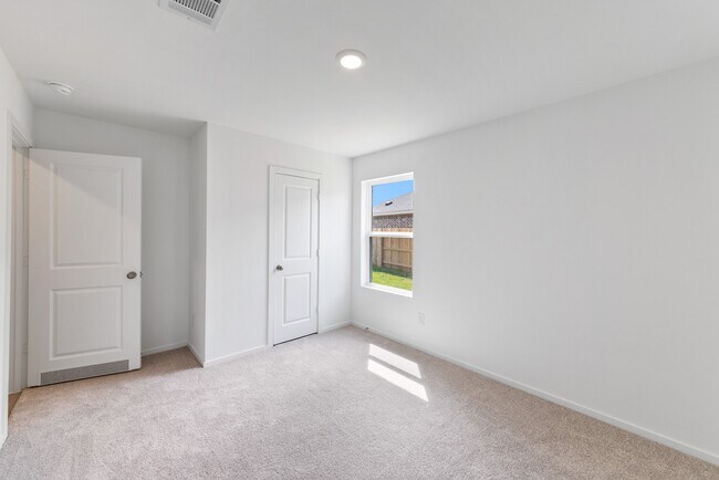 Building Photo - 3041 Majestic Sunrise Dr