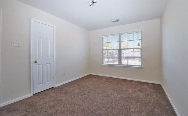 Building Photo - 11148 Opatrny Meadows Ln