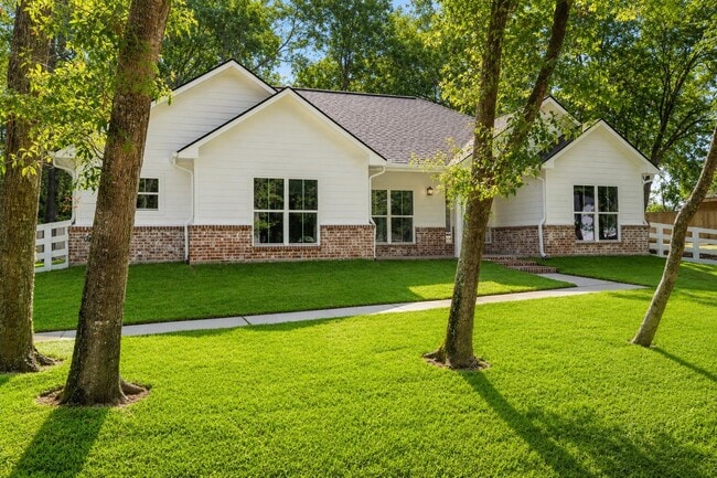 Building Photo - 5161 Lazy Ln