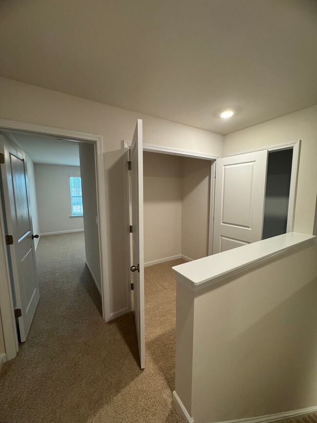 Building Photo - Brand New 4BR 2.5BA Townhome