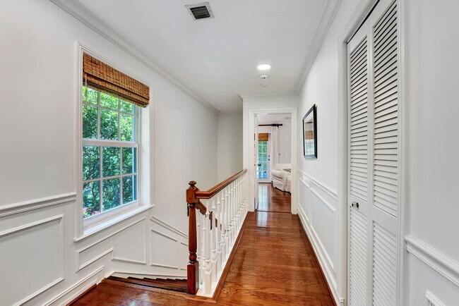 Building Photo - 306 N Swinton Ave