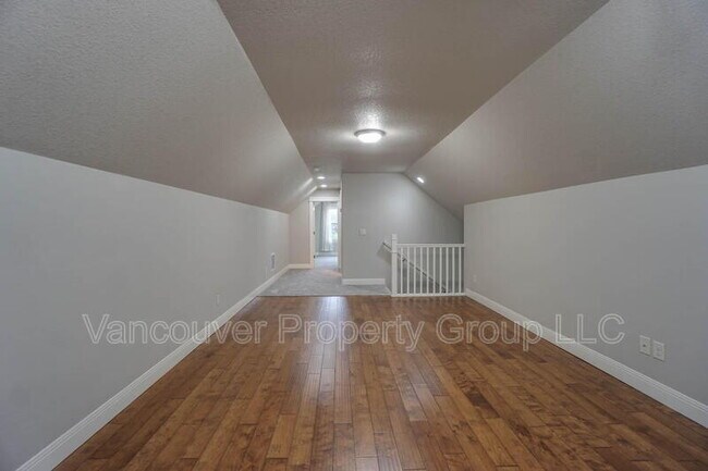 Building Photo - 14700 NE 113th St