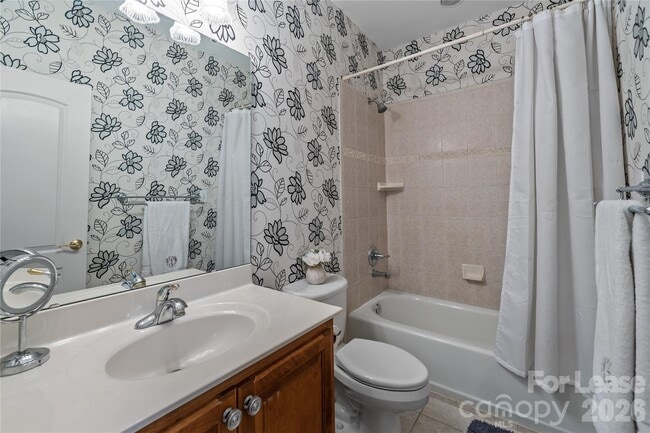 Building Photo - 1009 Honors Ct