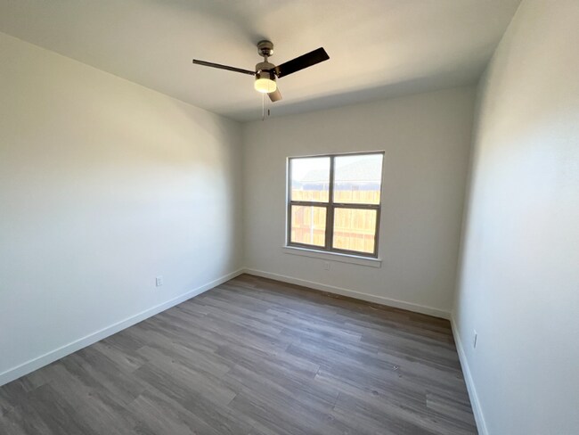 Building Photo - 5527 Itasca St