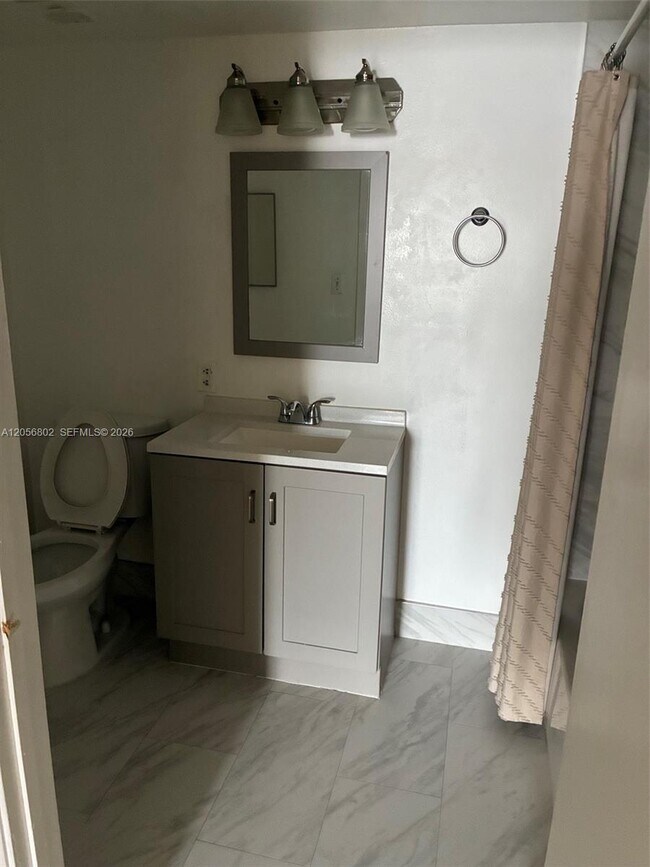 Building Photo - 850 N Miami Ave