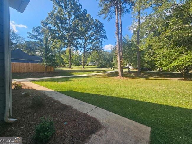 Building Photo - 150 Park Timbers Dr