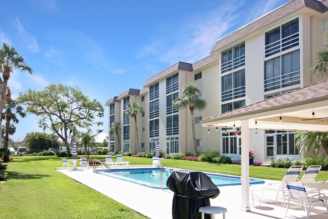 Building Photo - 995 La Guna Dr