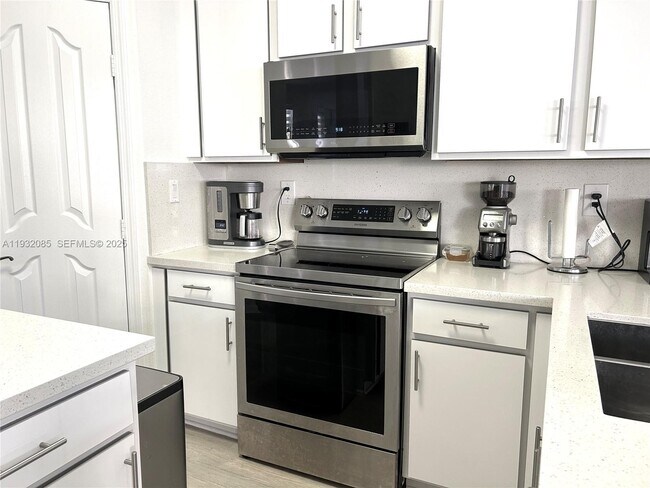 Building Photo - 11562 NW 80th St